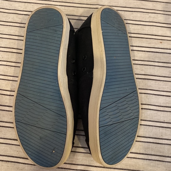 Tom’s Slip Ons - Picture 3 of 4